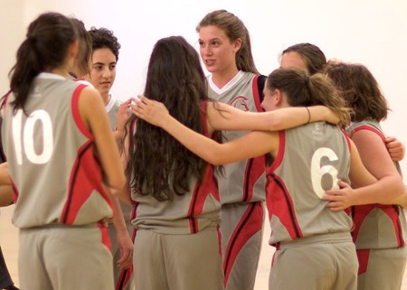 girls high school basketball huddle 005